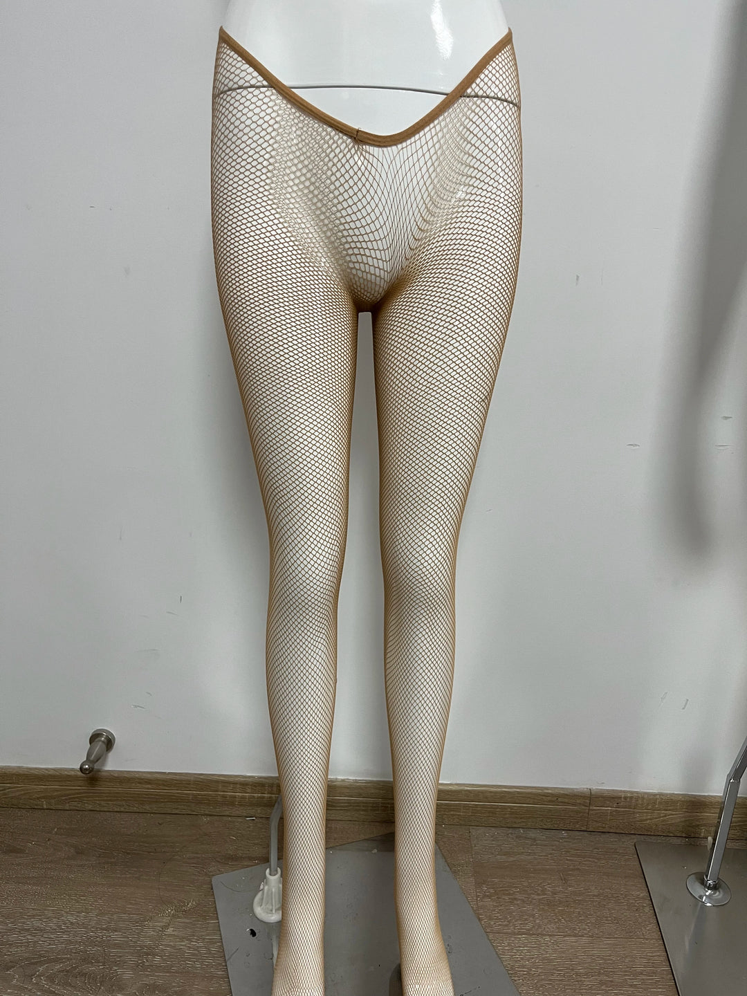 Custom Manufacturer Popular Plus Size Carnival V Cut Stockings for Women  Golden Nude Colors Glitter Fishnet Pantyhose