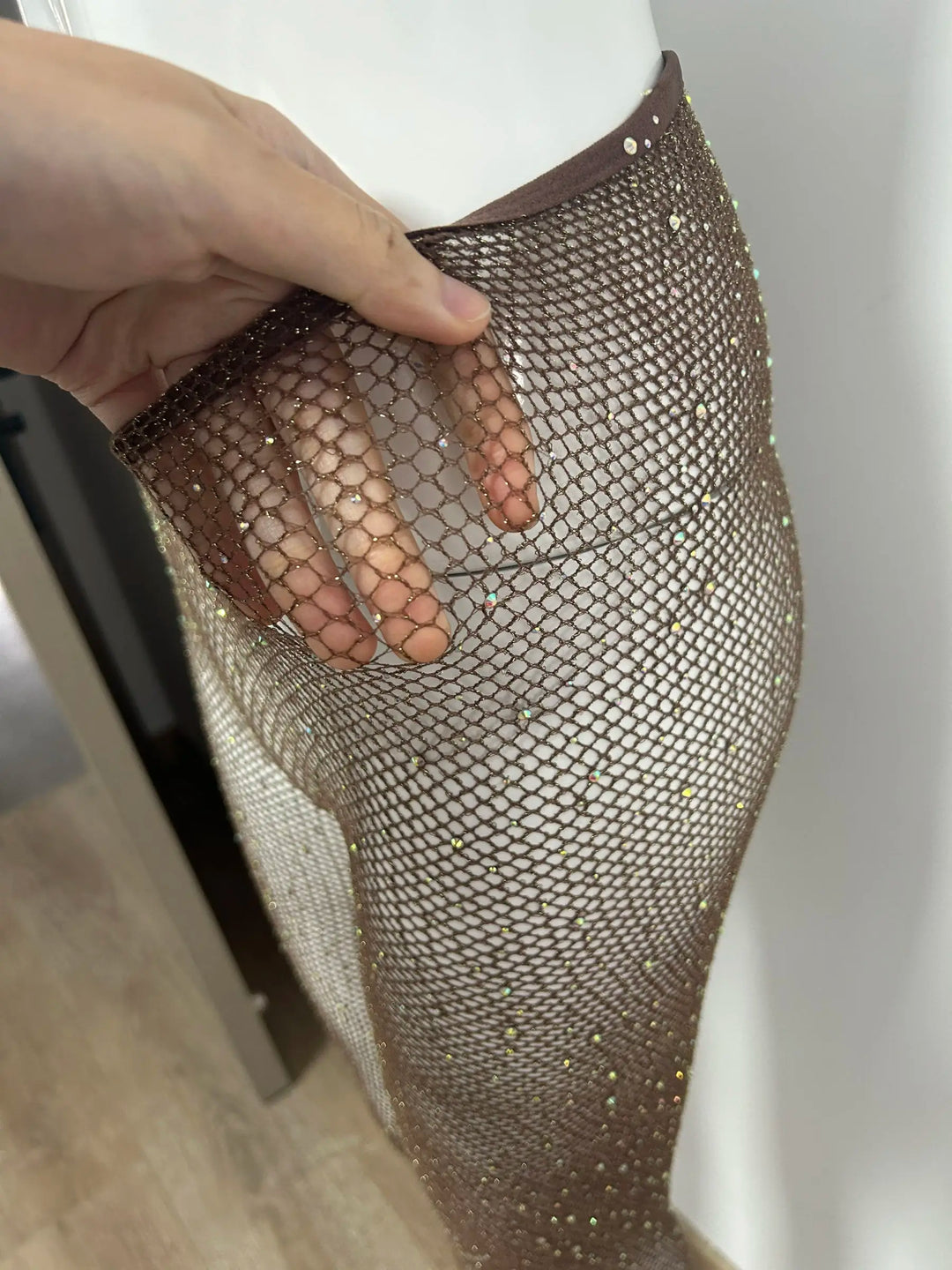 Whosale V-Cut Skintone Gold Glitter Fishnet Stockings Plus Size Carnival Tights for Women Black Brown Skin Spandex